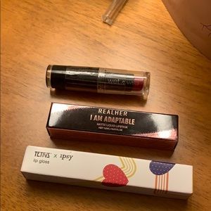 Lipstick /lipgloss bundle
